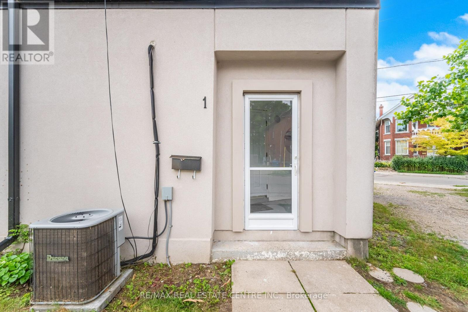 1 Ontario Street, Guelph (St. Patrick's Ward), Ontario  N1E 3A9 - Photo 7 - X12343474