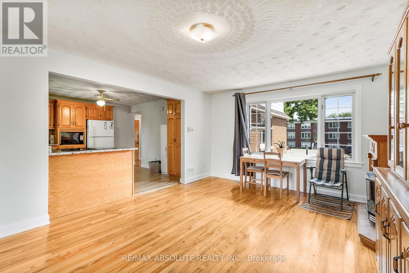 352 Lacasse Avenue, Ottawa, Ontario  K1L 7A9 - Photo 13 - X12343521