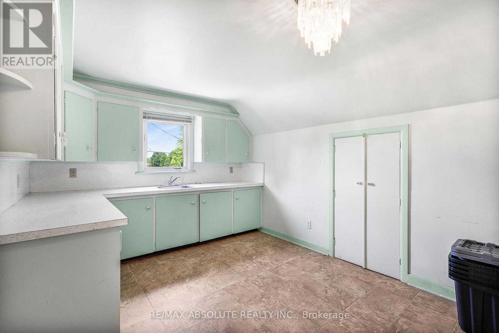 352 Lacasse Avenue, Ottawa, Ontario  K1L 7A9 - Photo 17 - X12343521