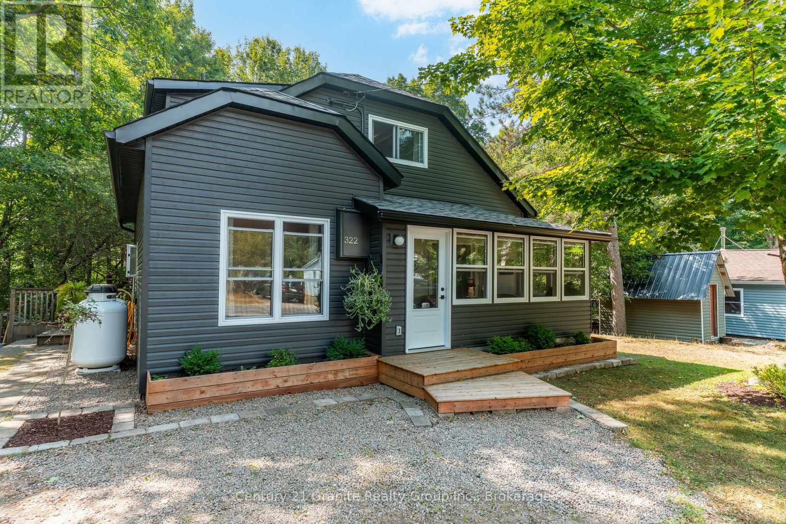322 Highland Street, Dysart Et Al, Ontario  K0M 1S0 - Photo 1 - X12343532