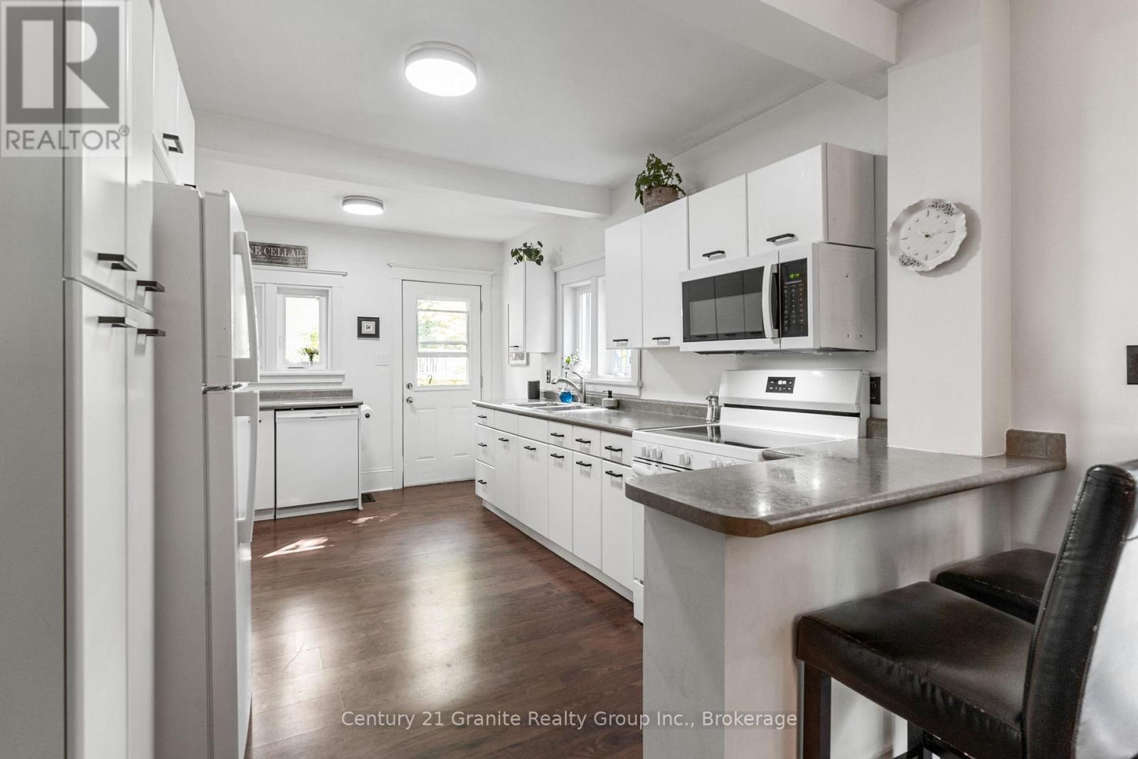 322 Highland Street, Dysart Et Al, Ontario  K0M 1S0 - Photo 10 - X12343532
