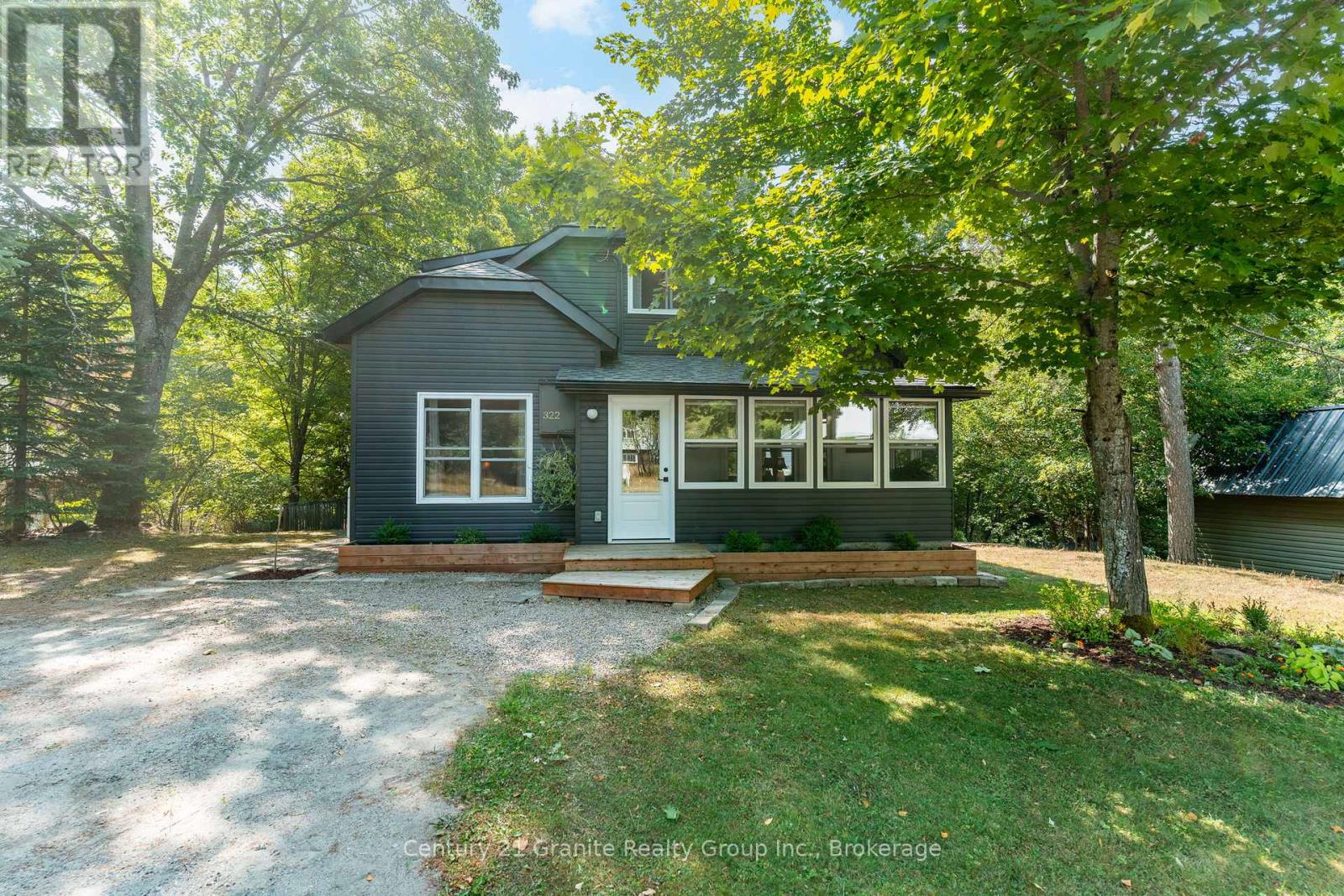 322 Highland Street, Dysart Et Al, Ontario  K0M 1S0 - Photo 2 - X12343532