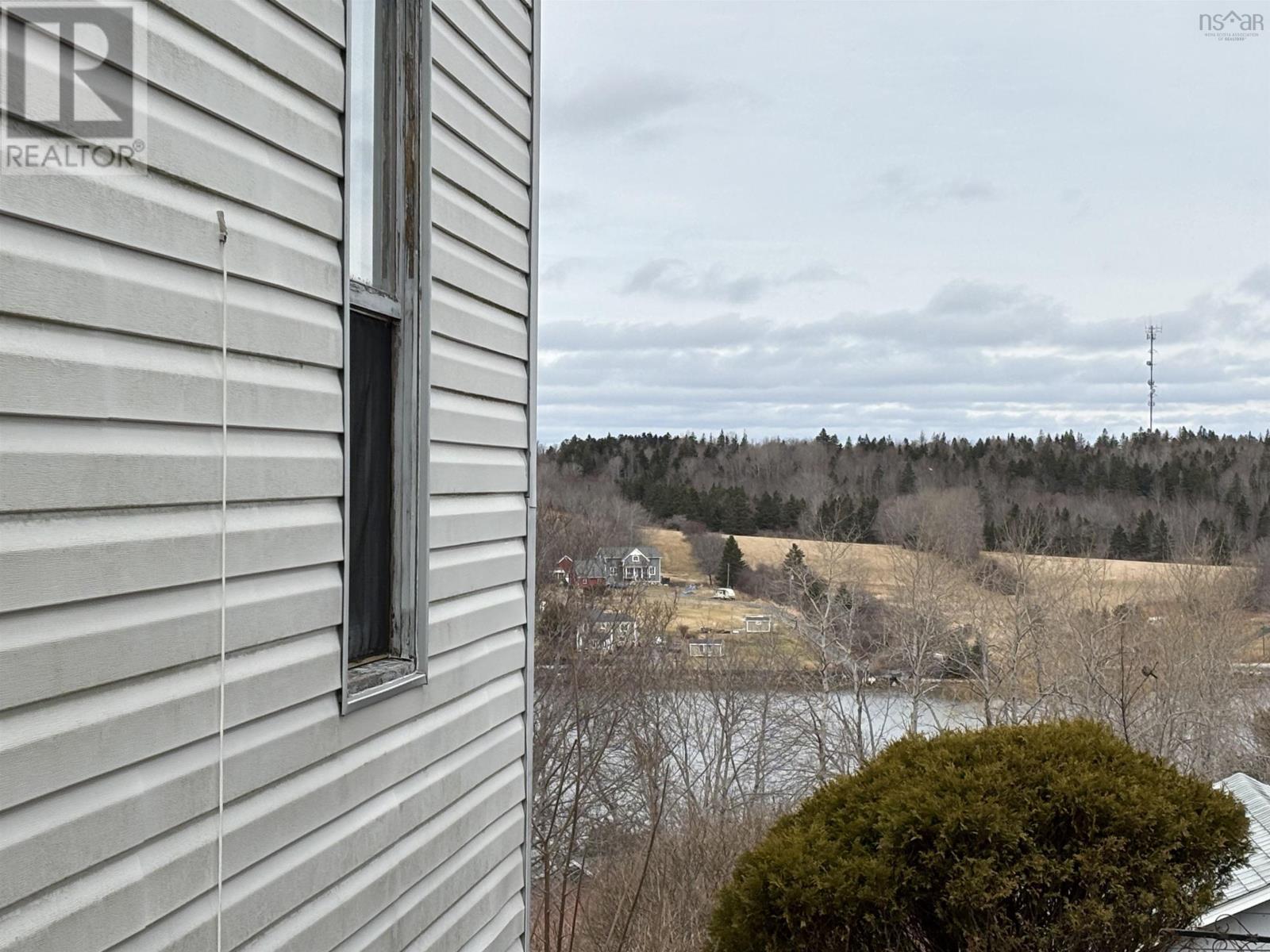 195 Lawrence Street, Lunenburg, Nova Scotia  B0J 2C0 - Photo 6 - 202505855