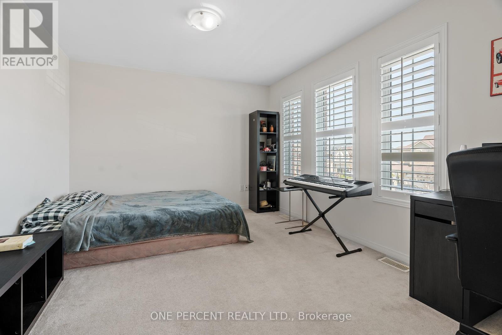 6 Duffel Crescent, Halton Hills, Ontario  L7G 0H7 - Photo 16 - W12343514