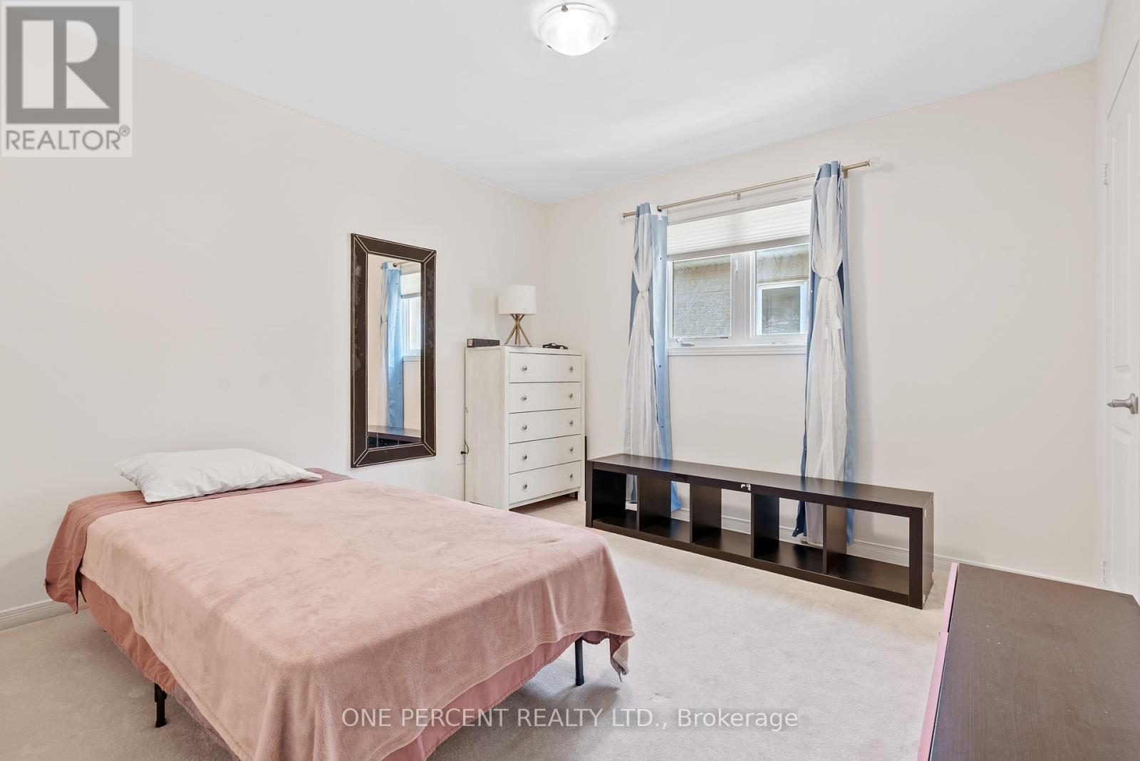 6 Duffel Crescent, Halton Hills, Ontario  L7G 0H7 - Photo 21 - W12343514