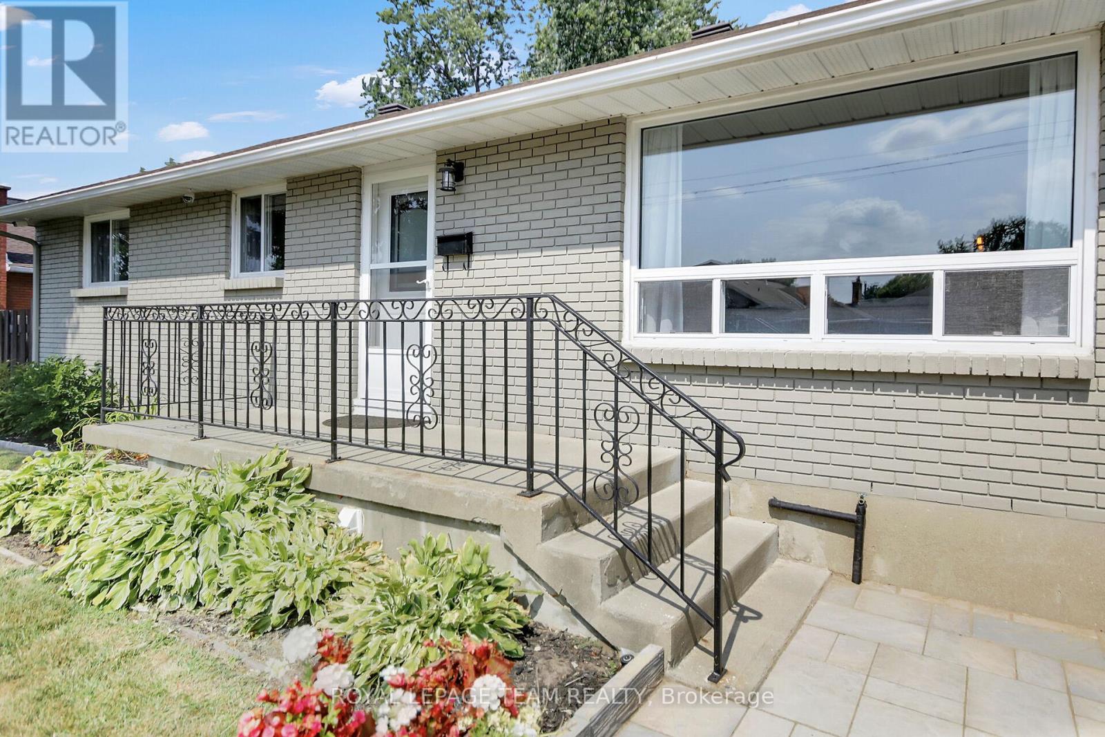 Property at 43 EPWORTH AVENUE image 3