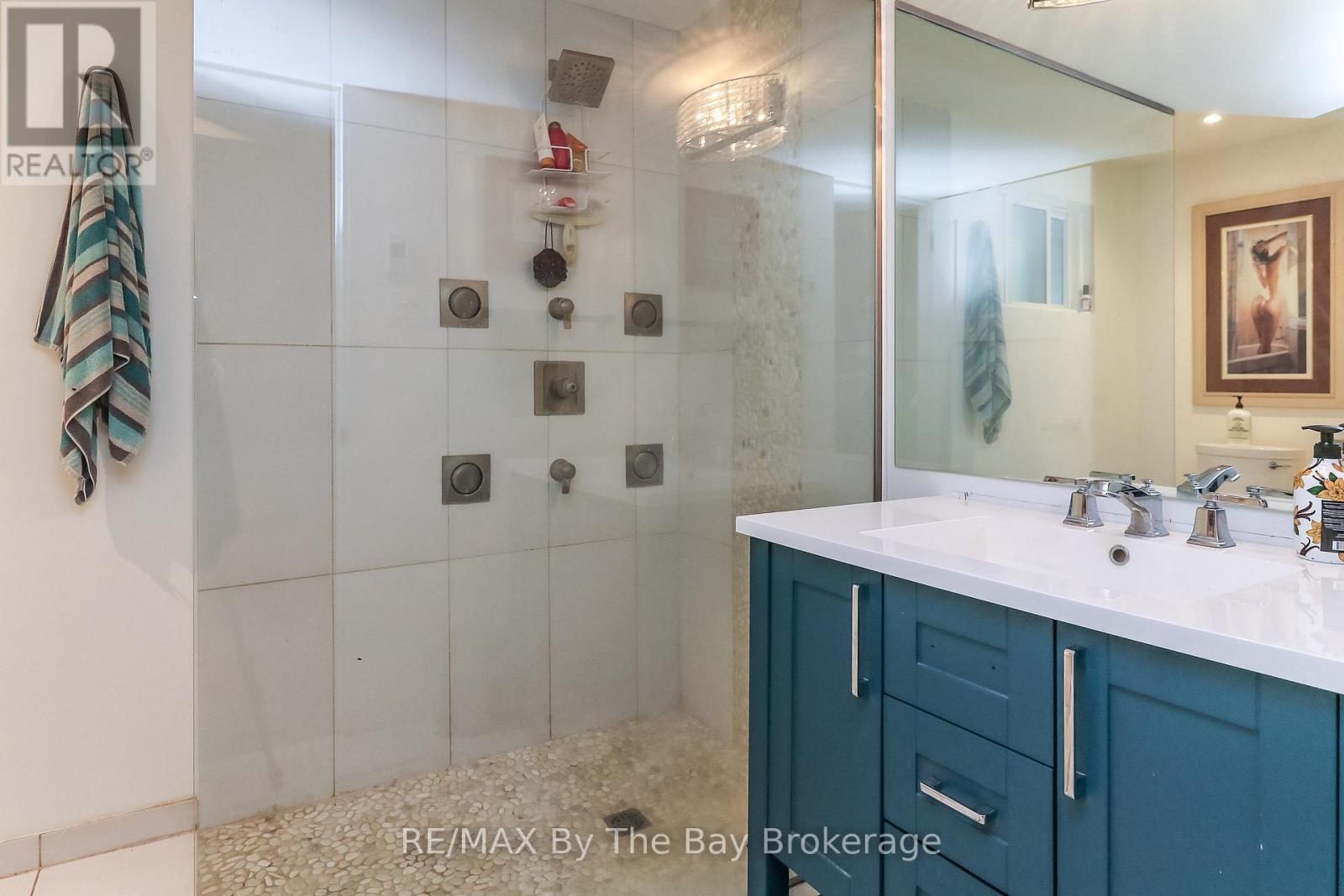 342 Coastline Drive, Wasaga Beach, Ontario  L9Z 2M4 - Photo 9 - S12343534