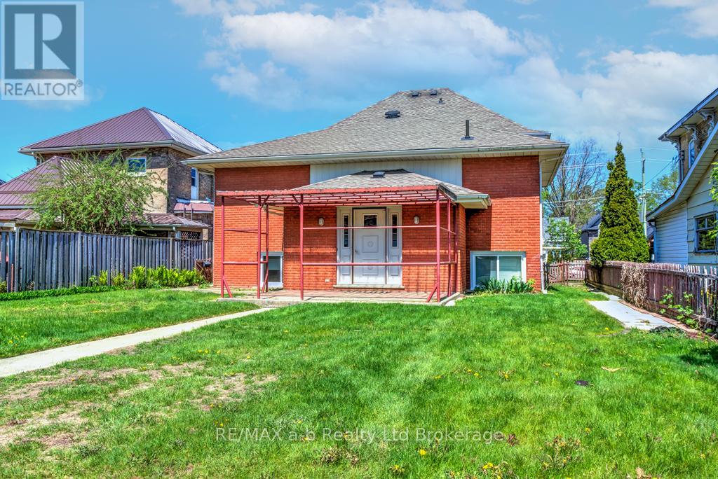 57 Baldwin Street, Tillsonburg, Ontario  N4G 2K4 - Photo 3 - X12343545