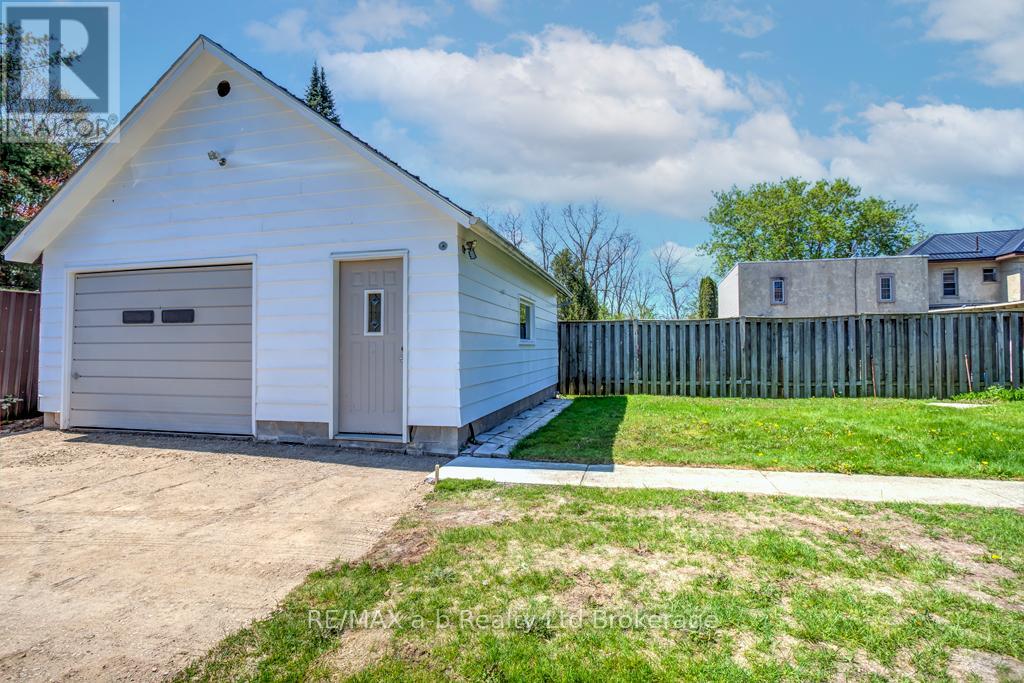 57 Baldwin Street, Tillsonburg, Ontario  N4G 2K4 - Photo 4 - X12343545