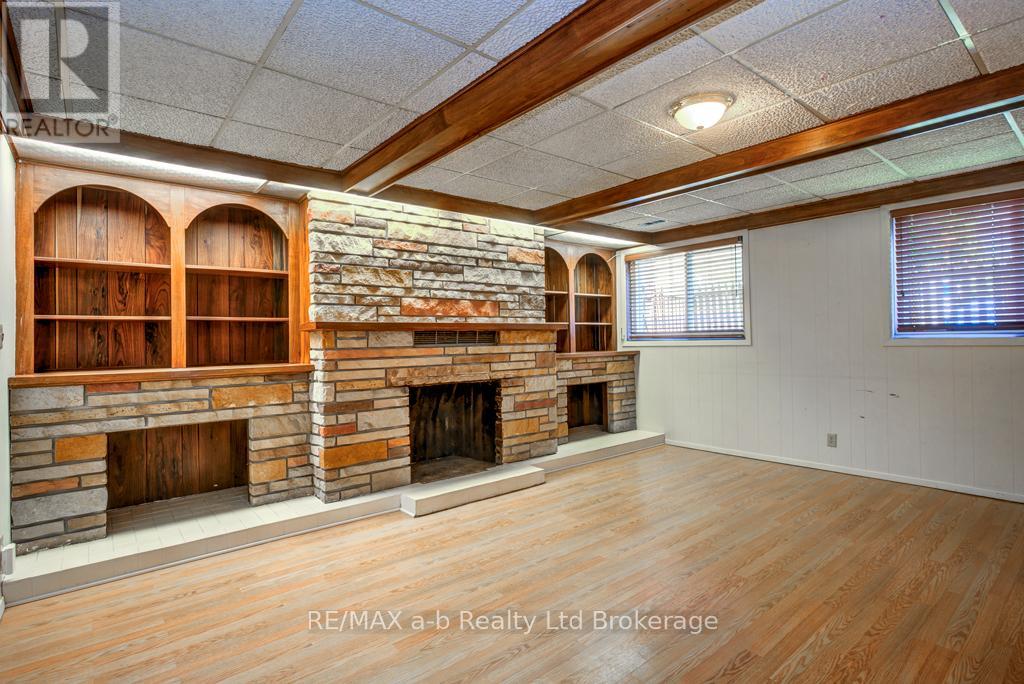 57 Baldwin Street, Tillsonburg, Ontario  N4G 2K4 - Photo 6 - X12343545