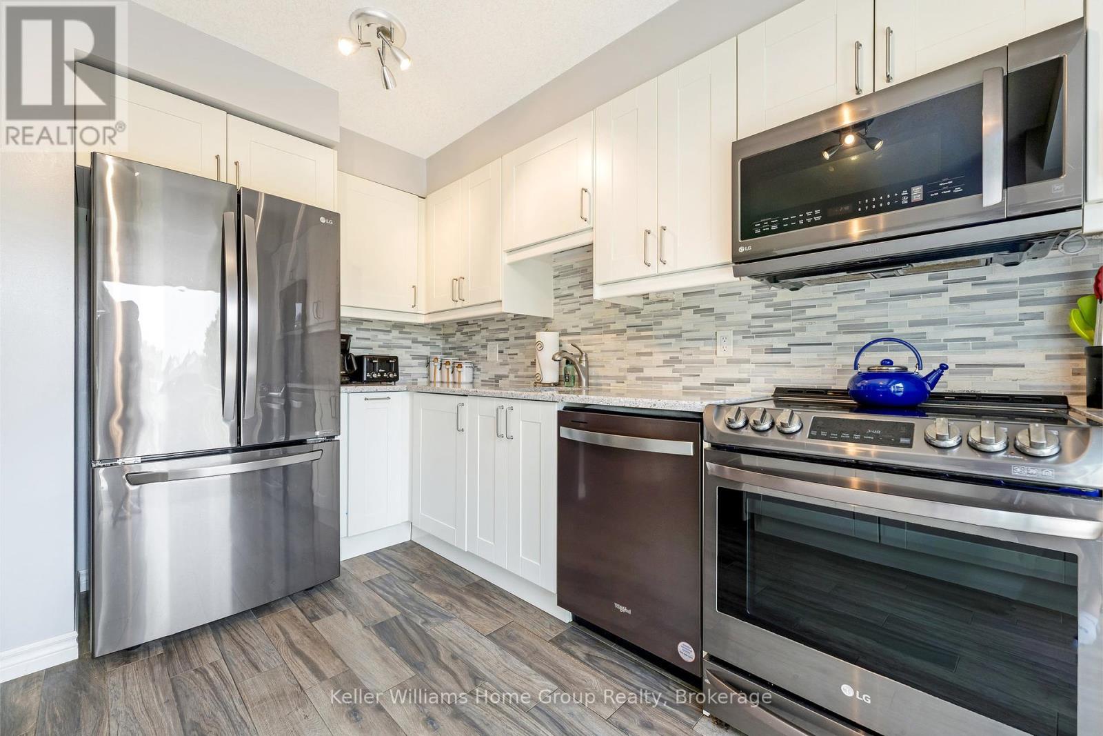 88 Doyle Drive, Guelph, Ontario  N1G 5B9 - Photo 10 - X12343551