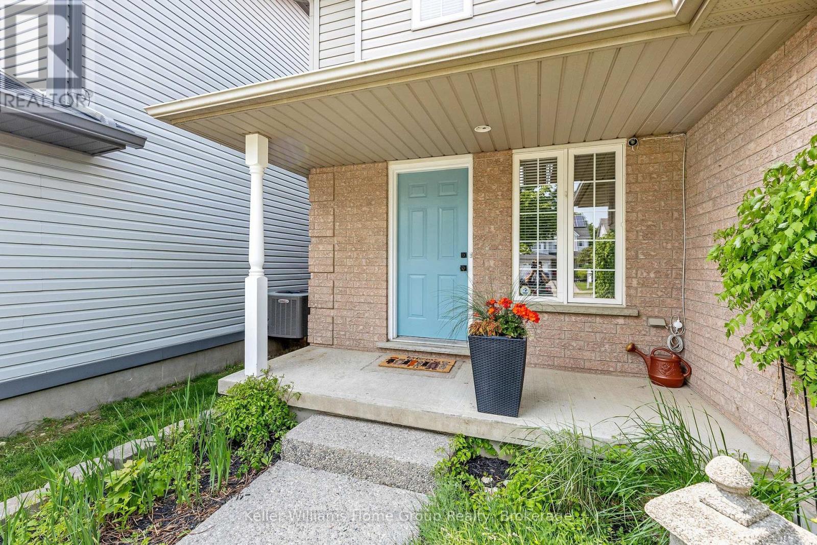 88 Doyle Drive, Guelph, Ontario  N1G 5B9 - Photo 3 - X12343551