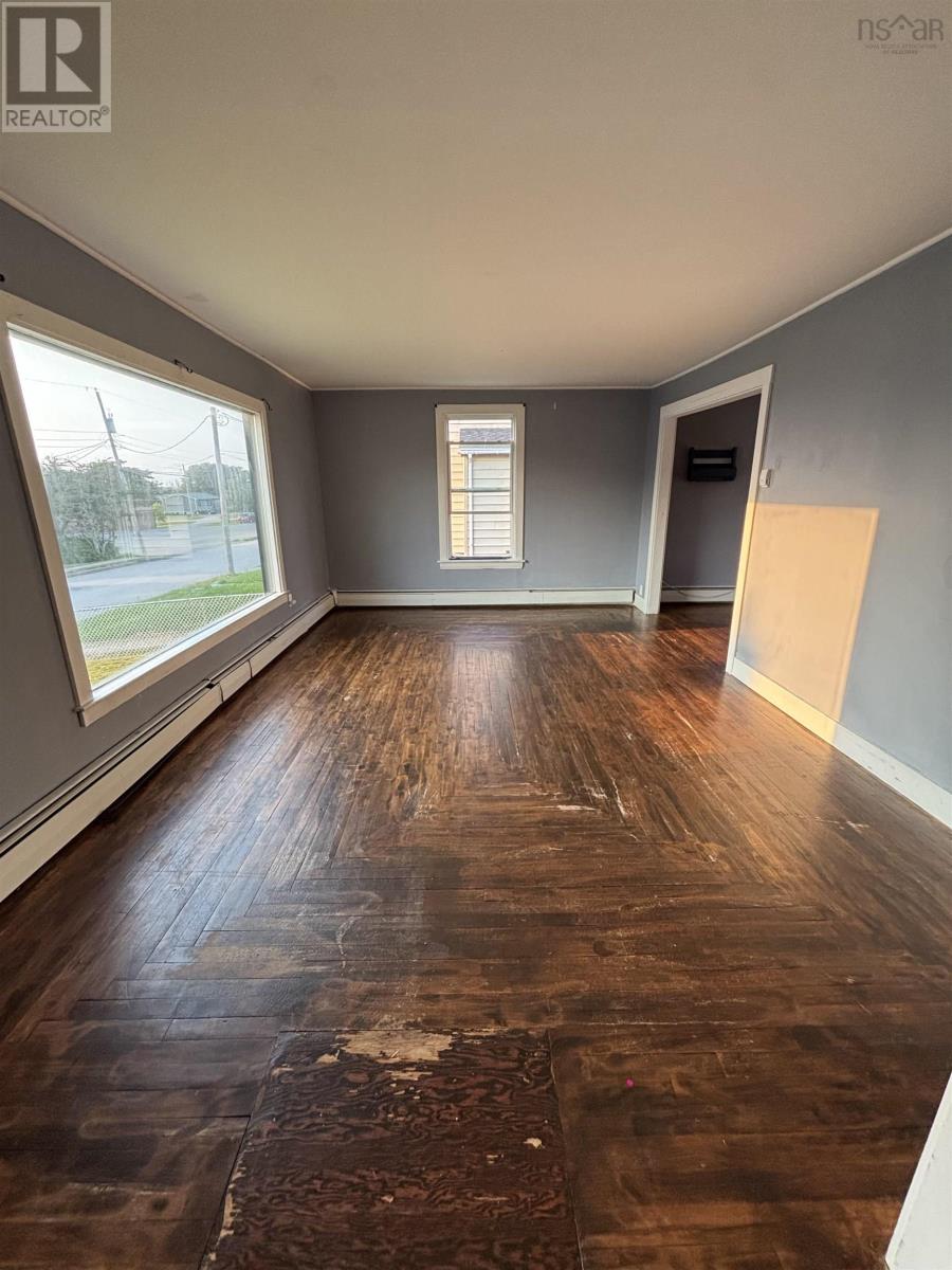 5 Carol Avenue, Yarmouth, Nova Scotia  B5A 2H6 - Photo 11 - 202519322