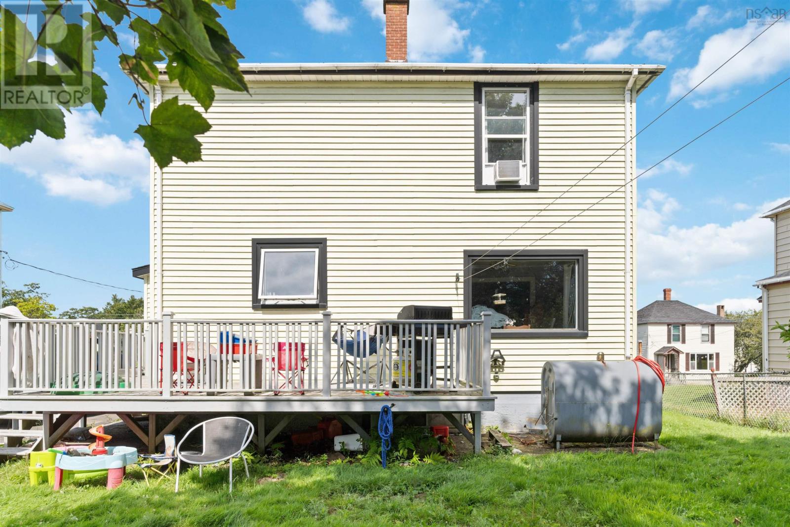 5 Carol Avenue, Yarmouth, Nova Scotia  B5A 2H6 - Photo 4 - 202519322