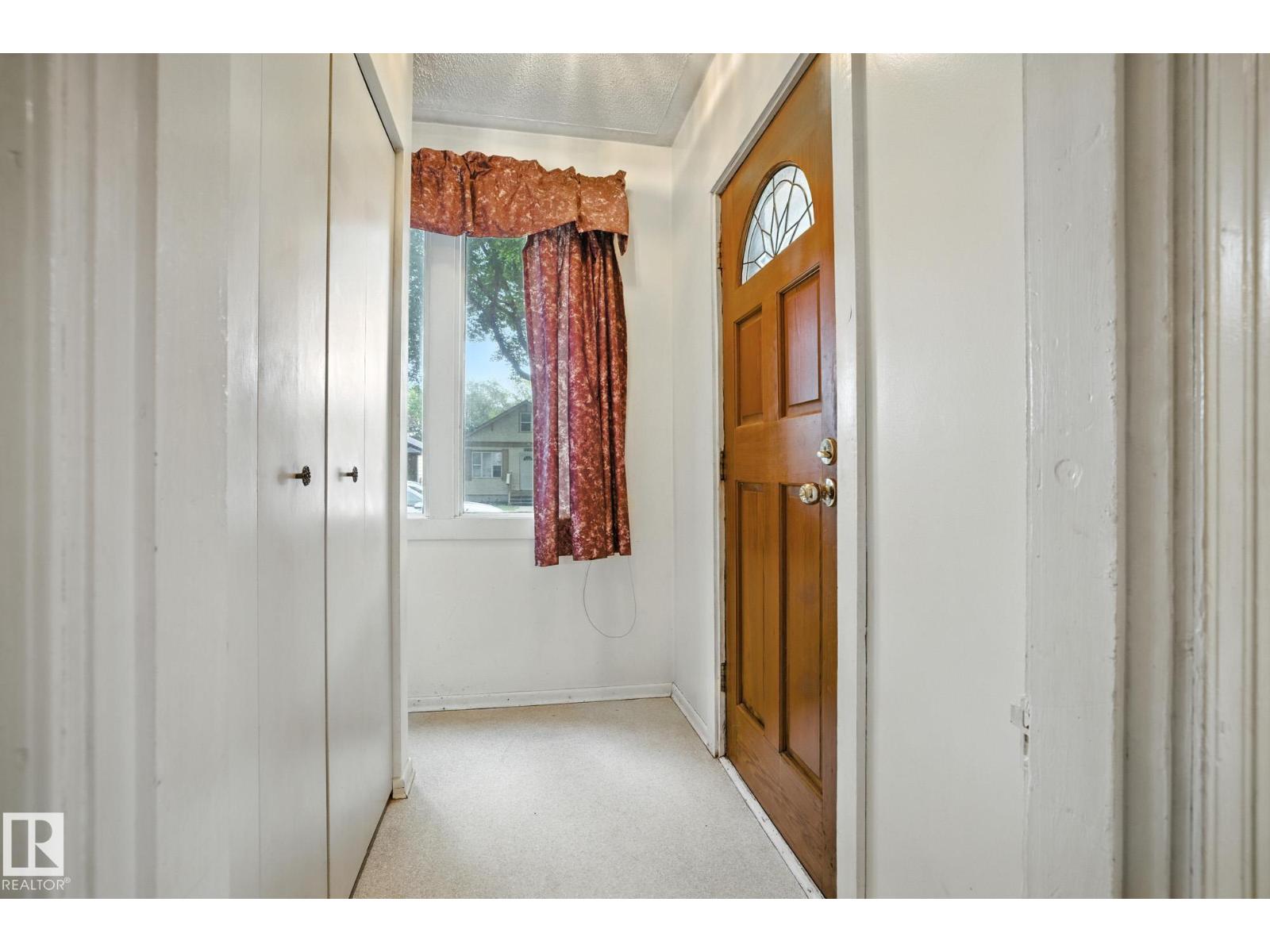 Property at 11834 69 ST NW image 2