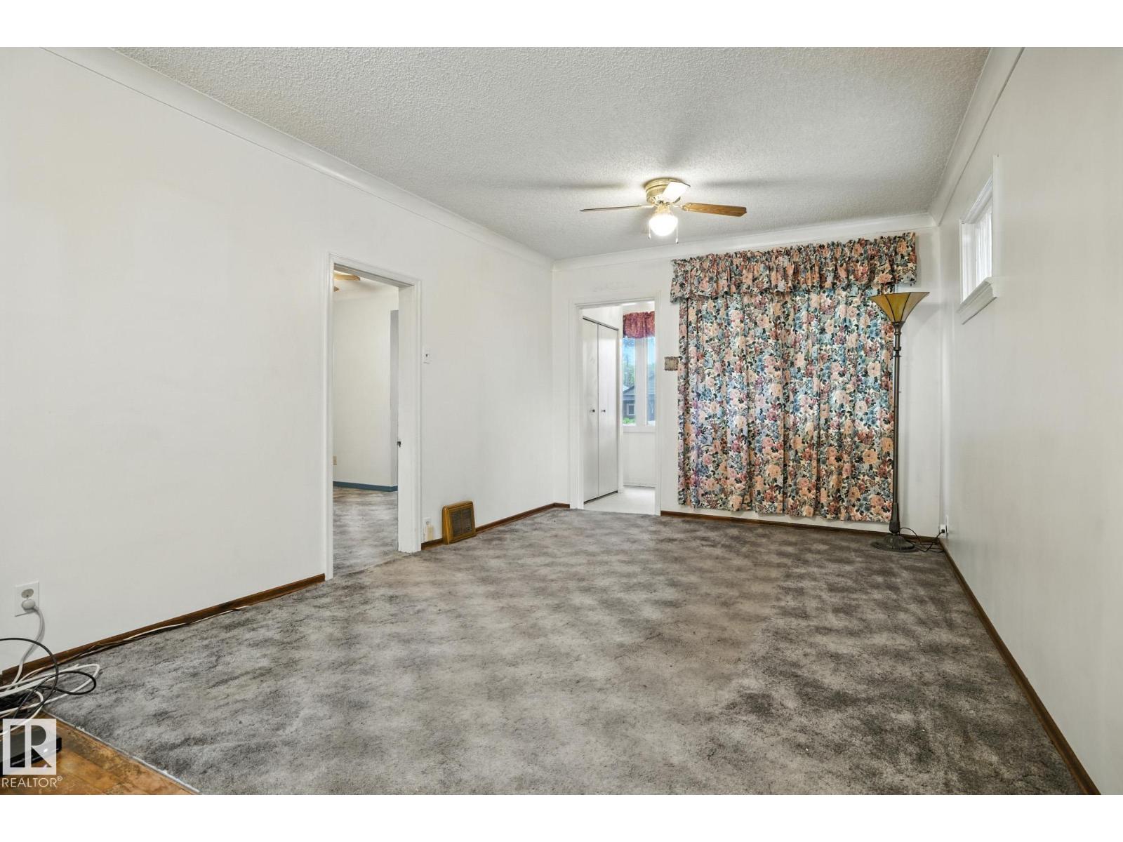 Property at 11834 69 ST NW image 4
