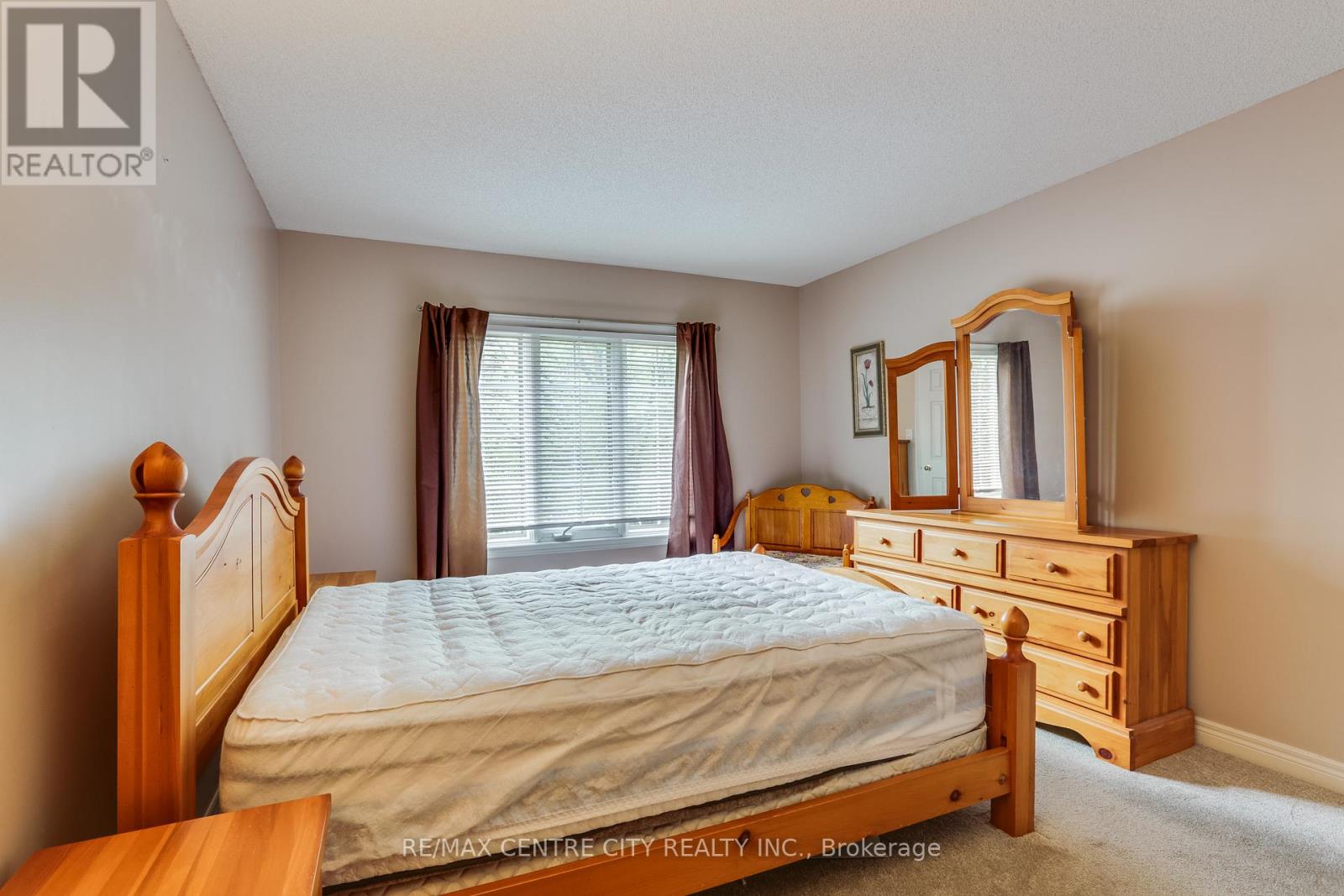 66 - 250 North Centre Road, London North (North R), Ontario  N6G 5A4 - Photo 24 - X12343568