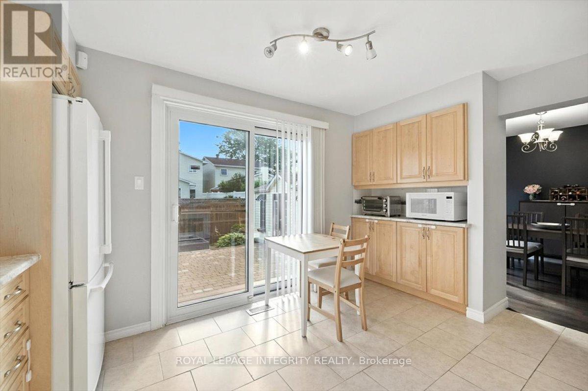 1097 Moselle Crescent, Ottawa, Ontario  K1C 2S8 - Photo 15 - X12343633