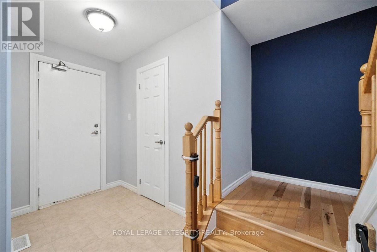 1097 Moselle Crescent, Ottawa, Ontario  K1C 2S8 - Photo 16 - X12343633