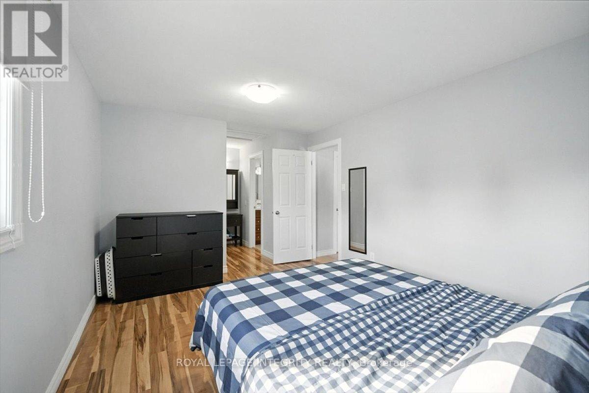 1097 Moselle Crescent, Ottawa, Ontario  K1C 2S8 - Photo 20 - X12343633