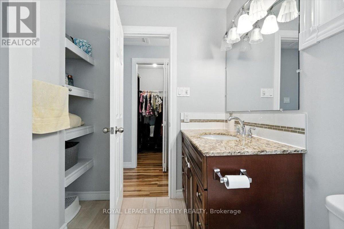 1097 Moselle Crescent, Ottawa, Ontario  K1C 2S8 - Photo 22 - X12343633