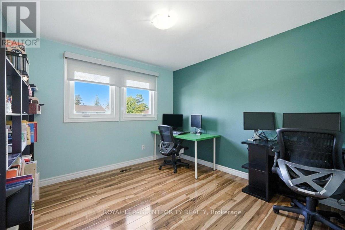 1097 Moselle Crescent, Ottawa, Ontario  K1C 2S8 - Photo 27 - X12343633