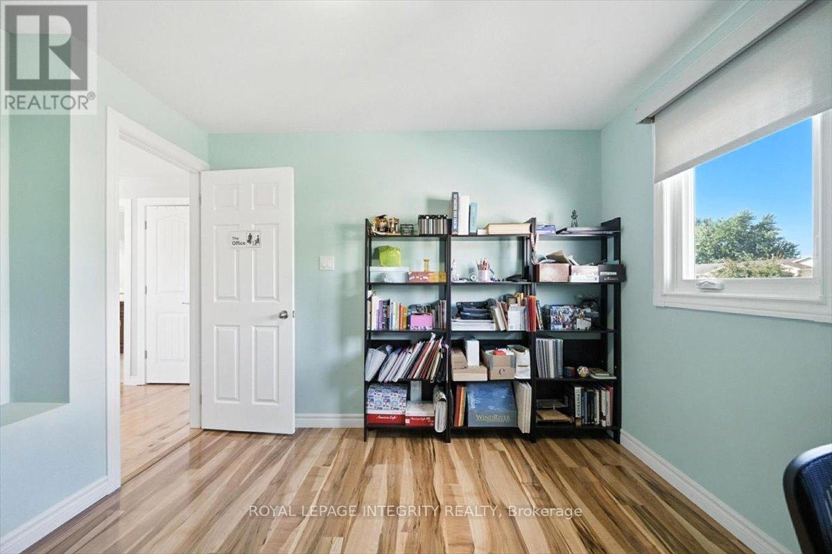 1097 Moselle Crescent, Ottawa, Ontario  K1C 2S8 - Photo 28 - X12343633