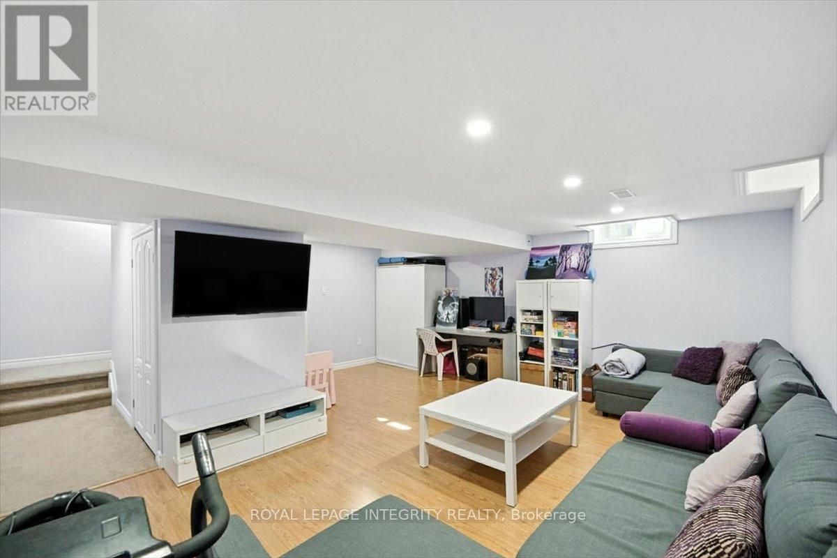 1097 Moselle Crescent, Ottawa, Ontario  K1C 2S8 - Photo 29 - X12343633