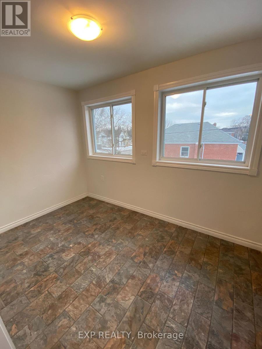 612 Romaine Street, Peterborough, Ontario  K9J 2E4 - Photo 15 - X12325932
