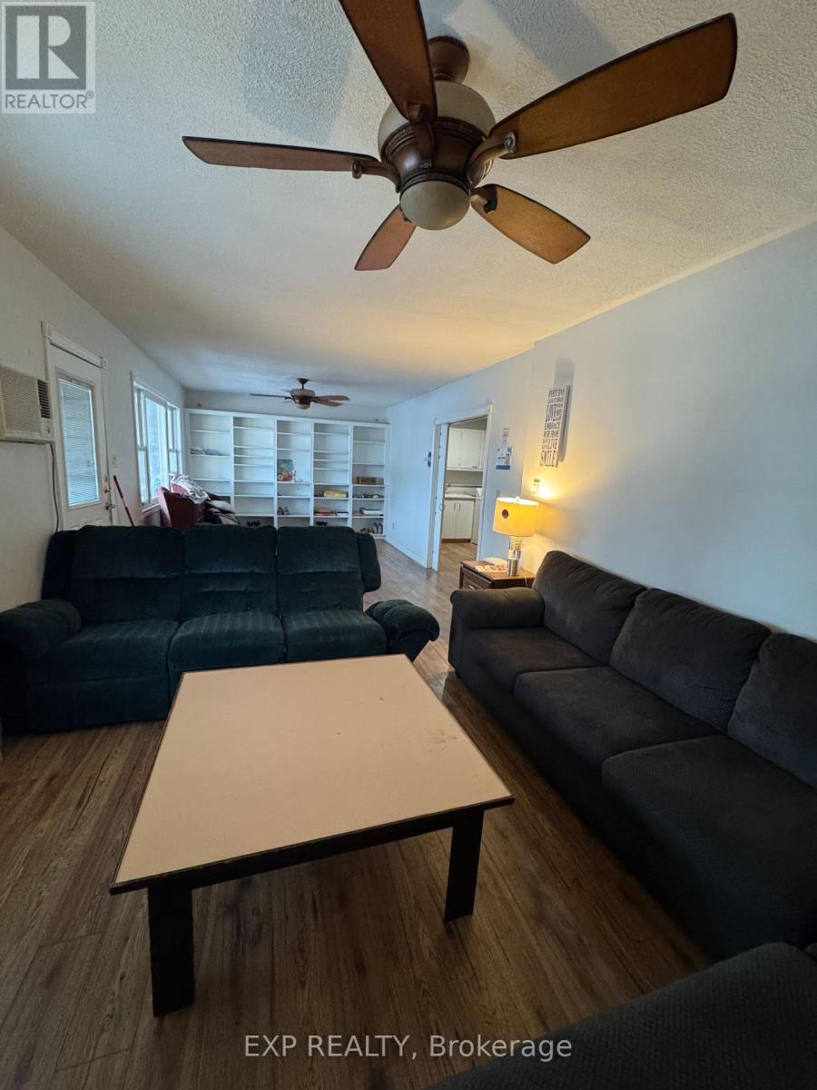 612 Romaine Street, Peterborough, Ontario  K9J 2E4 - Photo 5 - X12325932