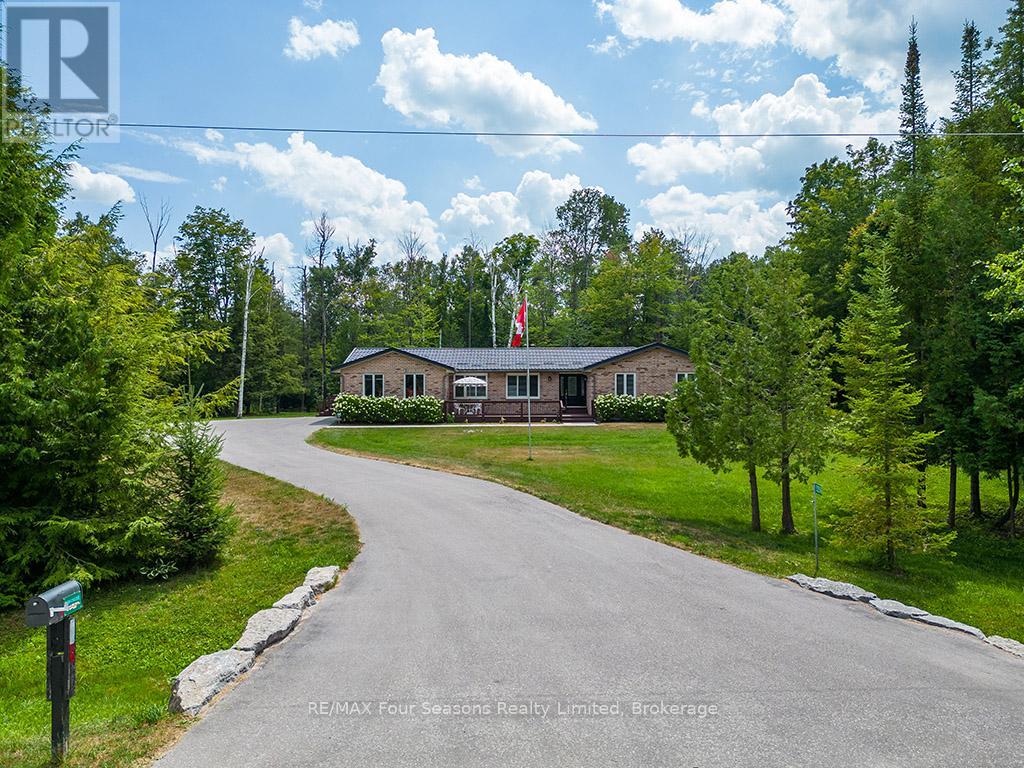 5259 Sunnidale Concession  5 Road, Clearview, Ontario  L0M 1N0 - Photo 3 - S12343644