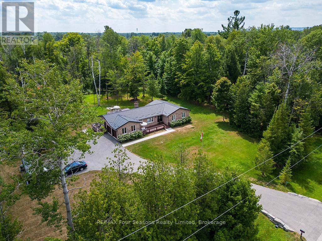 5259 Sunnidale Concession  5 Road, Clearview, Ontario  L0M 1N0 - Photo 4 - S12343644