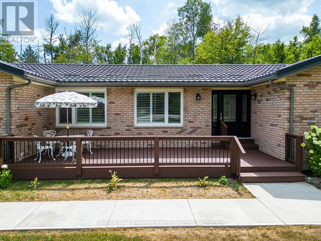 5259 Sunnidale Concession  5 Road, Clearview, Ontario  L0M 1N0 - Photo 6 - S12343644