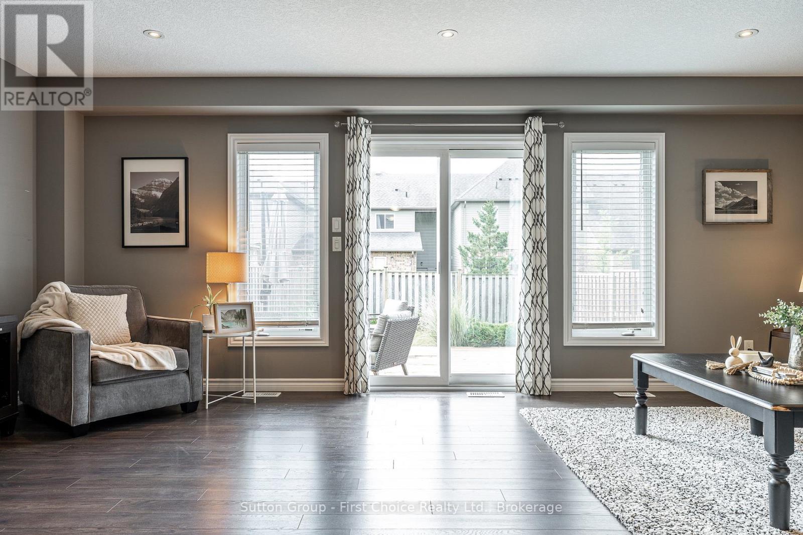 6 Robertson Drive, Stratford, Ontario  N5A 0C7 - Photo 4 - X12343610