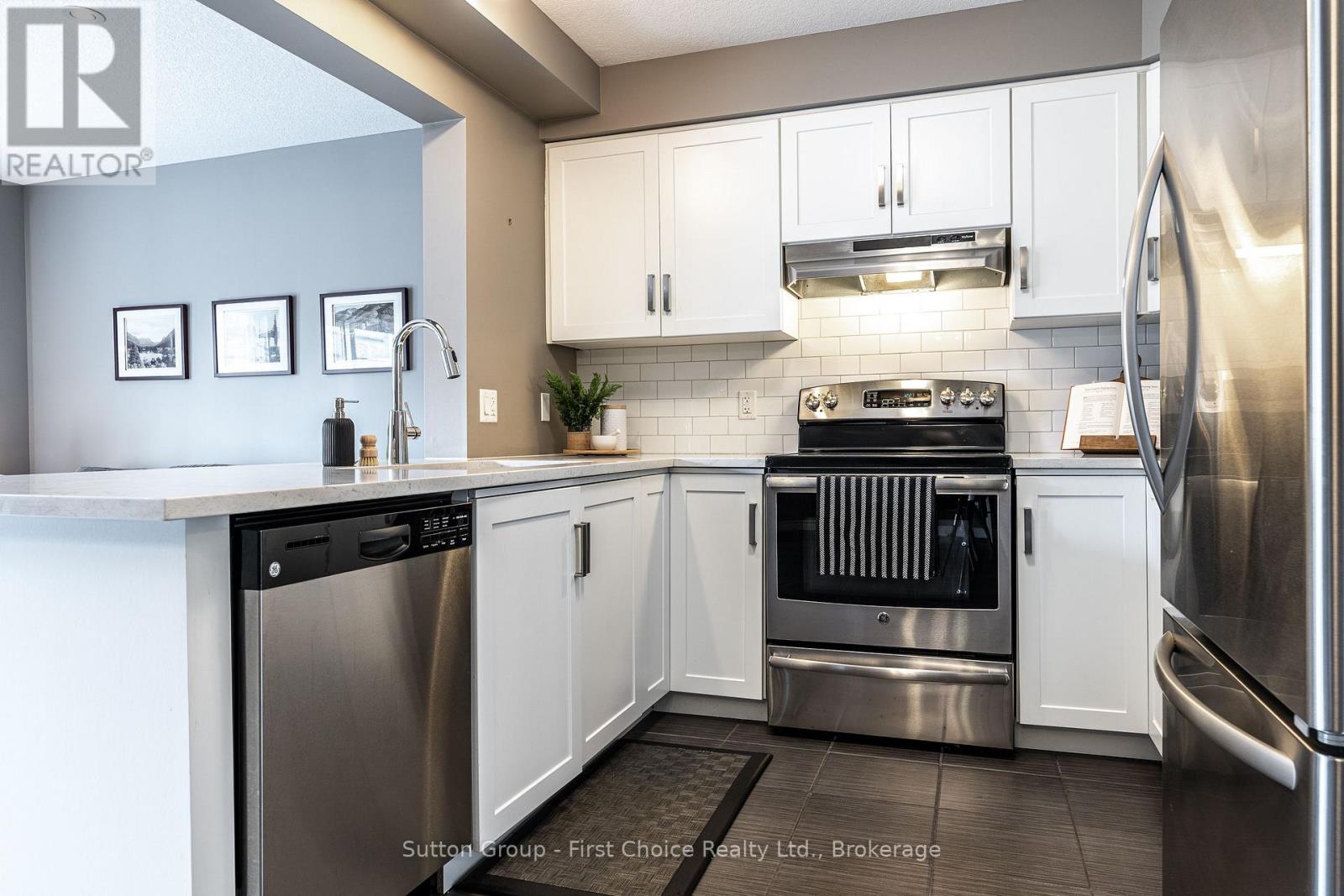 6 Robertson Drive, Stratford, Ontario  N5A 0C7 - Photo 8 - X12343610