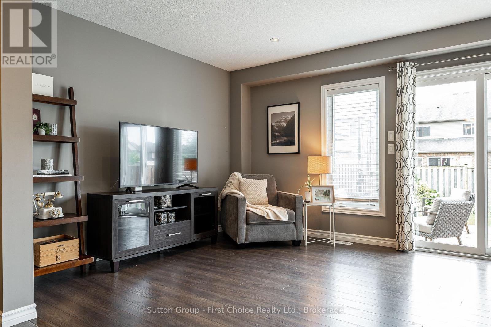6 Robertson Drive, Stratford, Ontario  N5A 0C7 - Photo 9 - X12343610