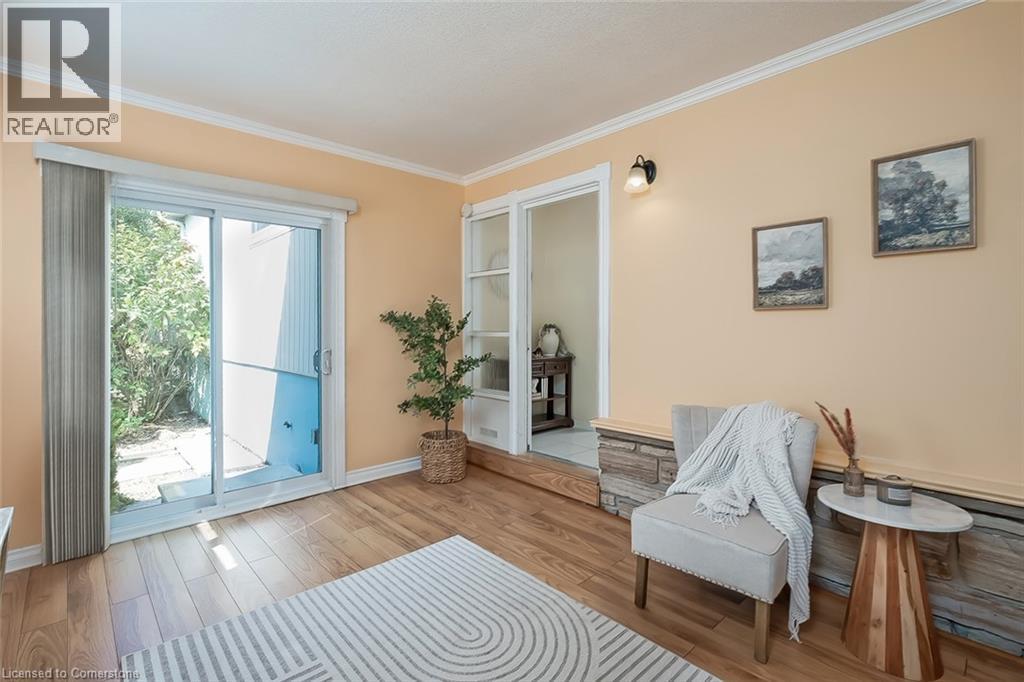 Property at 652 ARDLEIGH Crescent image 5