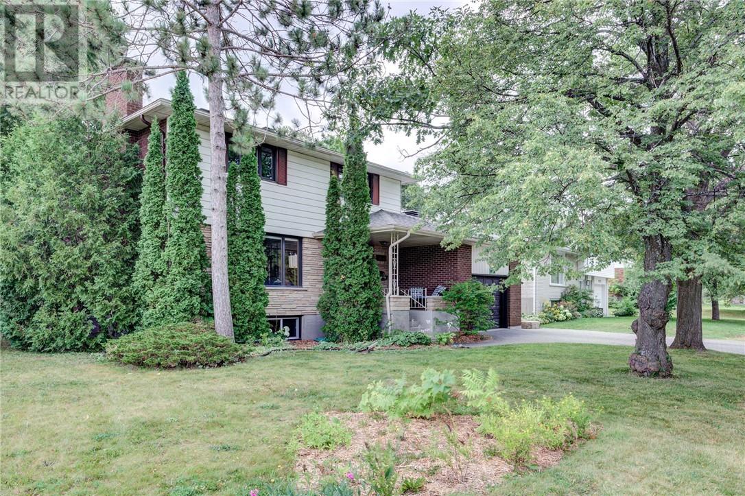 Property at 1064 Beaumont Avenue image 3