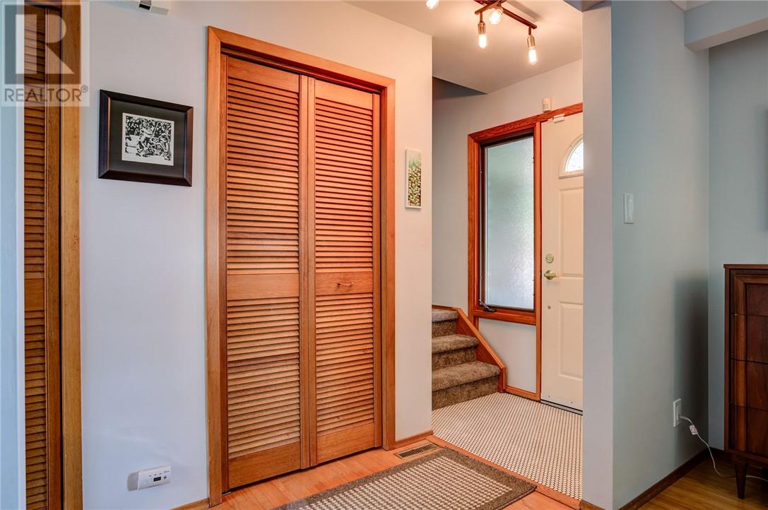Property at 1064 Beaumont Avenue image 5