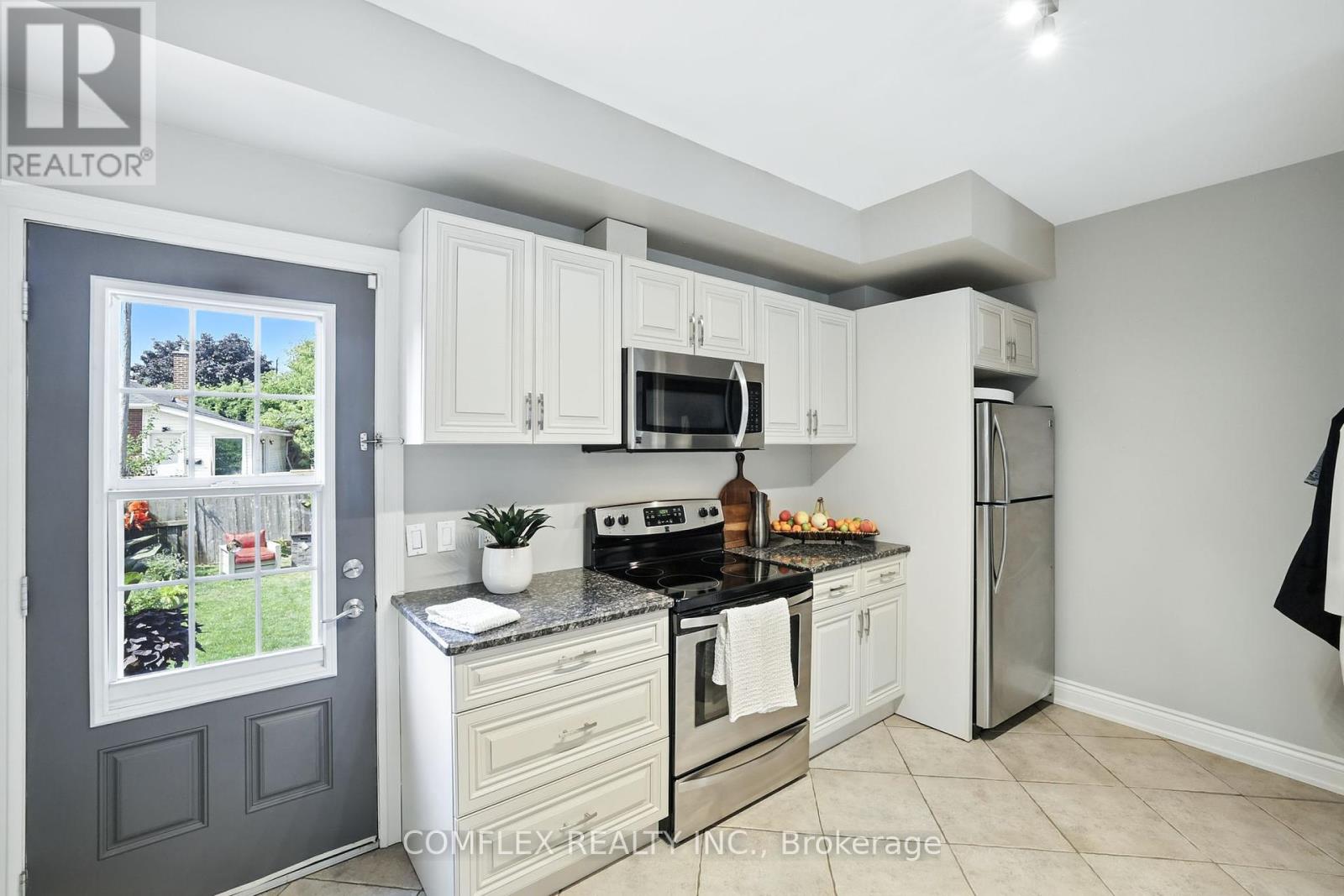 28 Liberty Street S, Clarington (Bowmanville), Ontario  L1C 2N2 - Photo 11 - E12343603