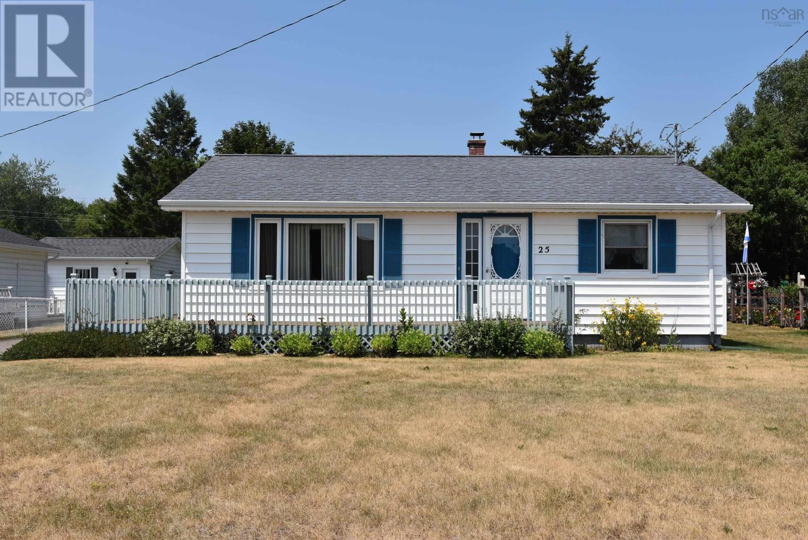 25 Acadia Street, Middleton, Nova Scotia  B0S 1P0 - Photo 1 - 202519405