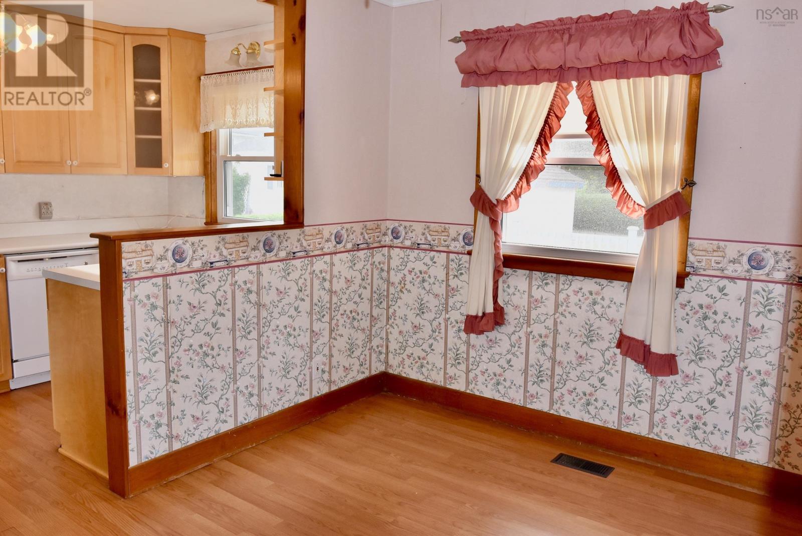 25 Acadia Street, Middleton, Nova Scotia  B0S 1P0 - Photo 9 - 202519405