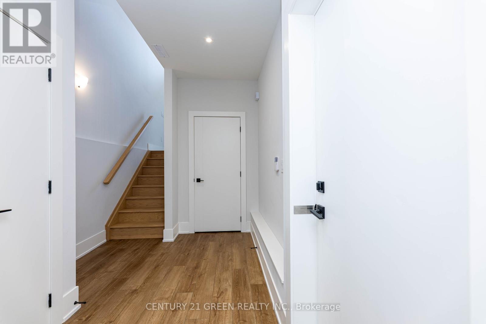 20 Sunset Beach Road, Richmond Hill, Ontario  L0E 1N0 - Photo 29 - N12343239