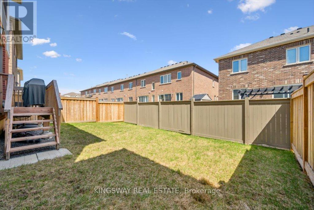 688 Kennedy Circle W, Milton (Cb Cobban), Ontario  L9E 1R5 - Photo 27 - W12343585