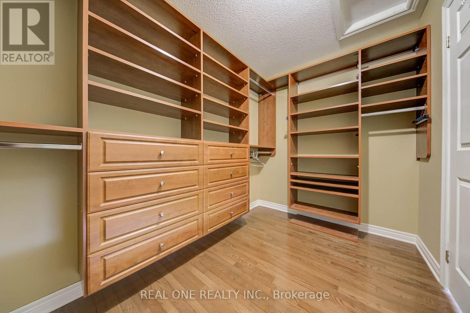 1418 Gulledge Trail, Oakville, Ontario  L6M 3Z9 - Photo 31 - W12343639