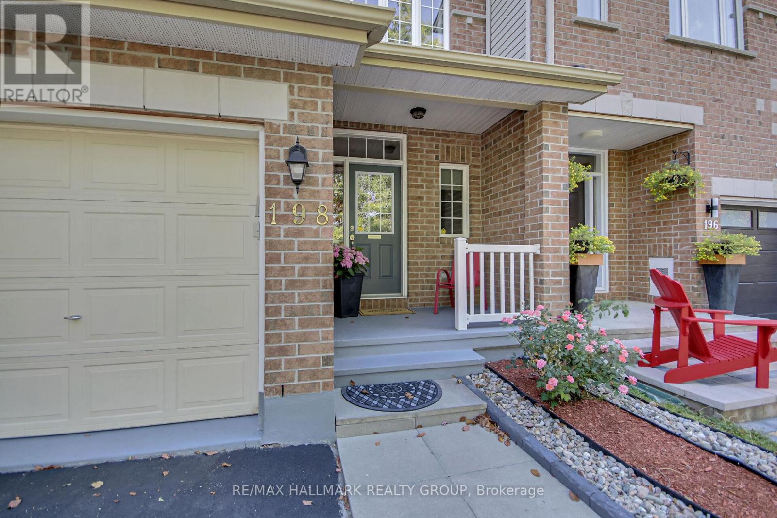 198 Tandalee Crescent, Ottawa, Ontario  K2M 0A2 - Photo 3 - X12343649