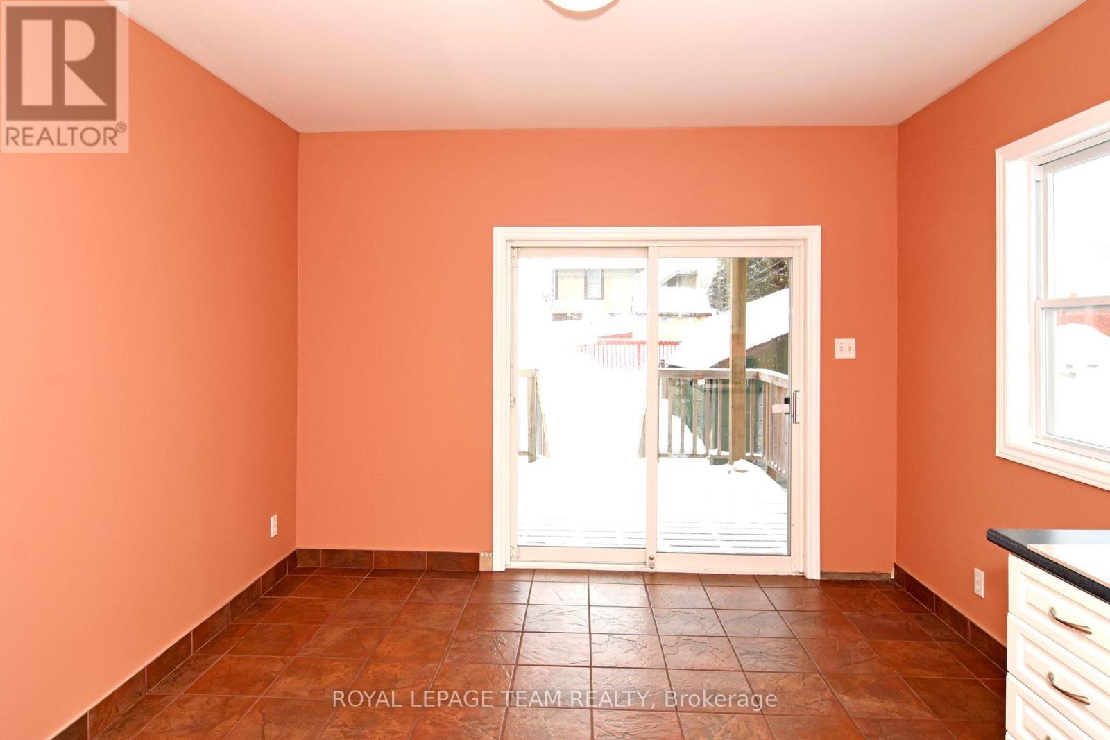 235 Cambridge Street N, Ottawa, Ontario  K1R 7B5 - Photo 18 - X12343715