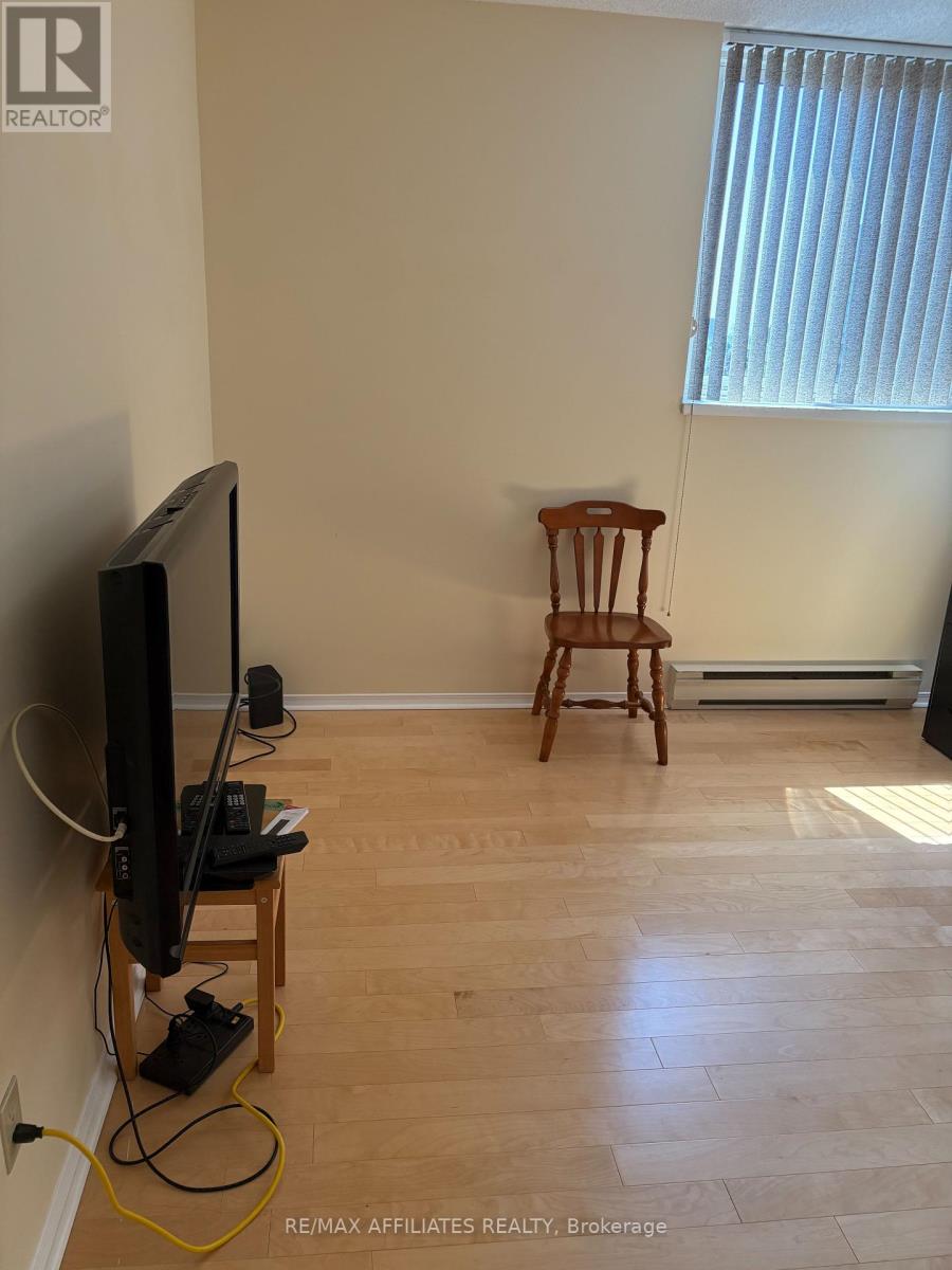 811 - 1705 Playfair Drive, Ottawa, Ontario  K1H 8P6 - Photo 11 - X12343606