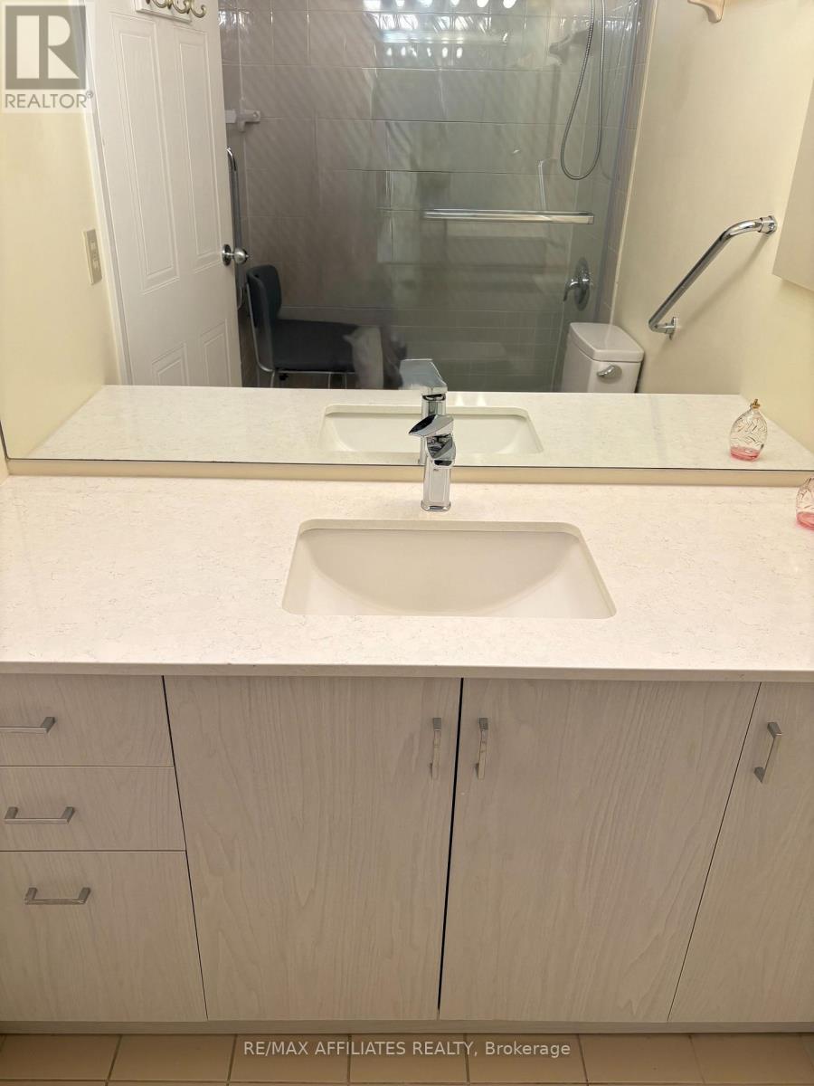 811 - 1705 Playfair Drive, Ottawa, Ontario  K1H 8P6 - Photo 18 - X12343606