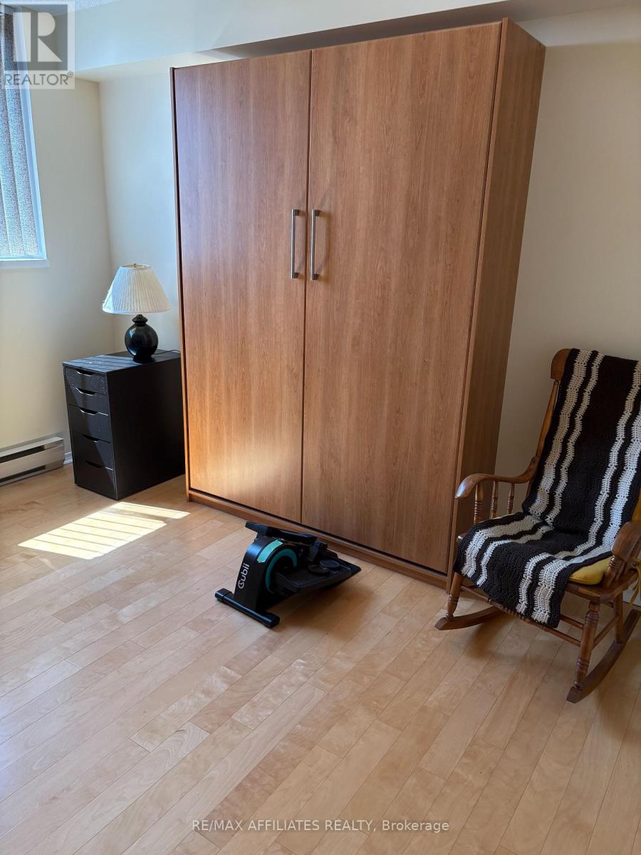811 - 1705 Playfair Drive, Ottawa, Ontario  K1H 8P6 - Photo 12 - X12343606